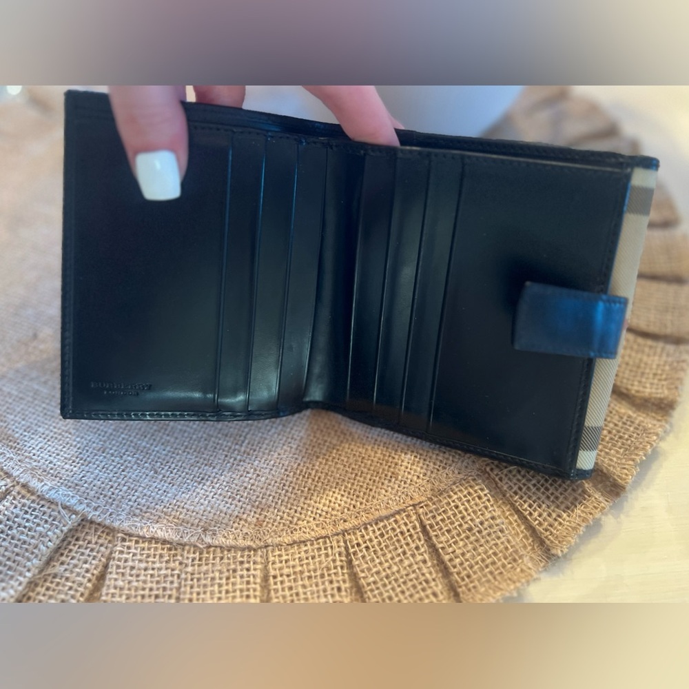 Burberry Classic House Check Bifold Wallet - Picture 4 of 6